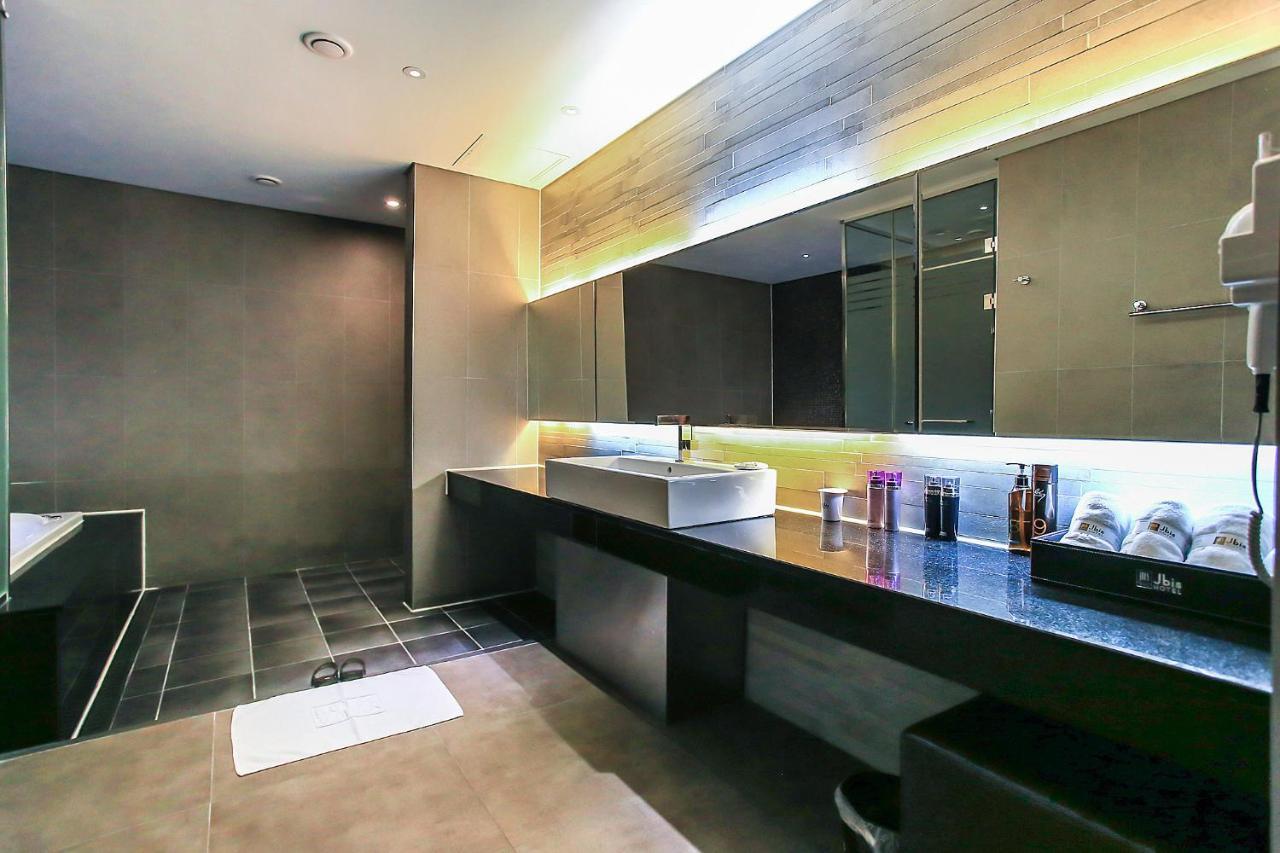 Jbis Hotel Uijeongbu Bagian luar foto